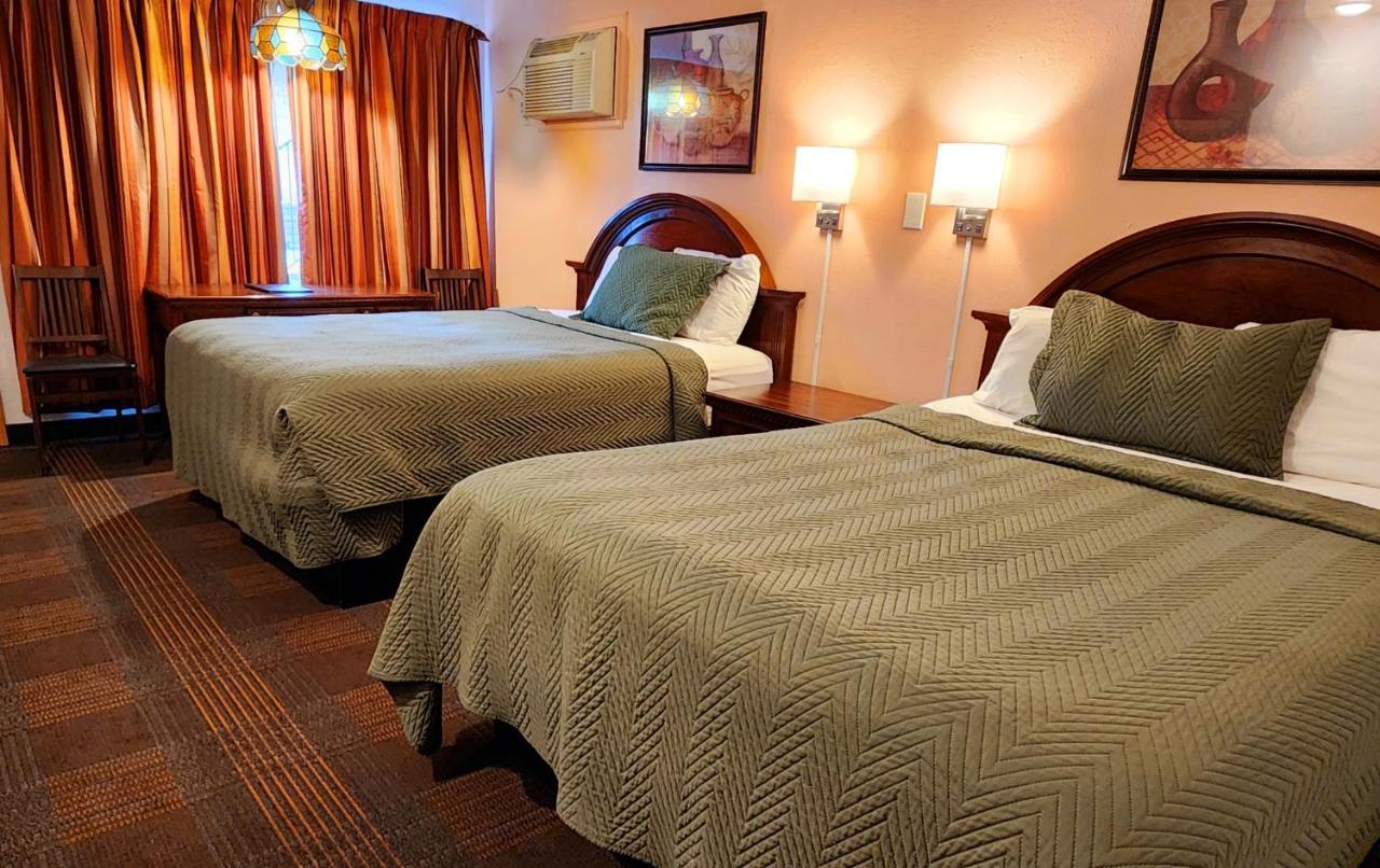 Silver Saddle Motel Маниту-Спрингс Экстерьер фото