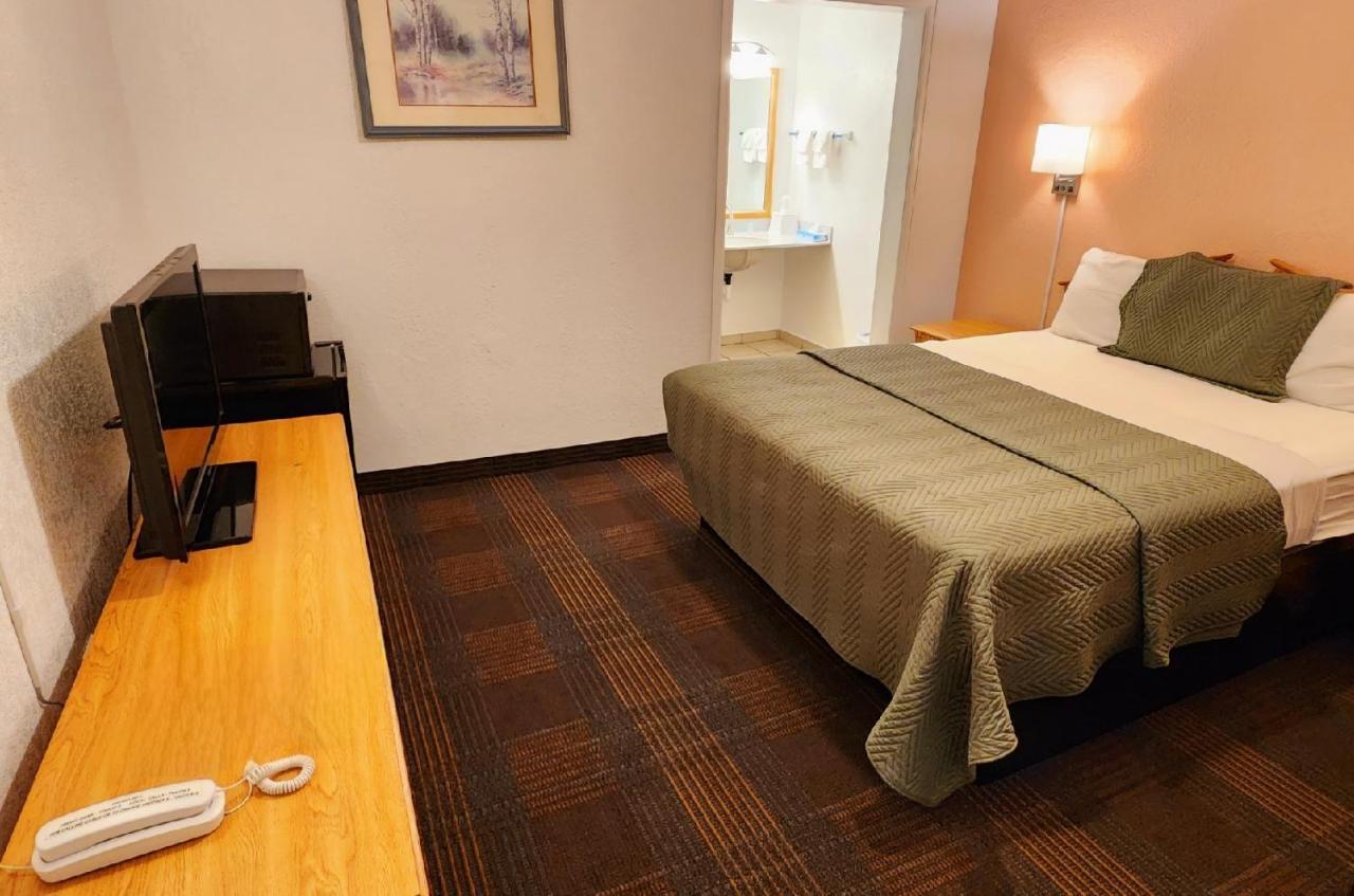 Silver Saddle Motel Маниту-Спрингс Экстерьер фото