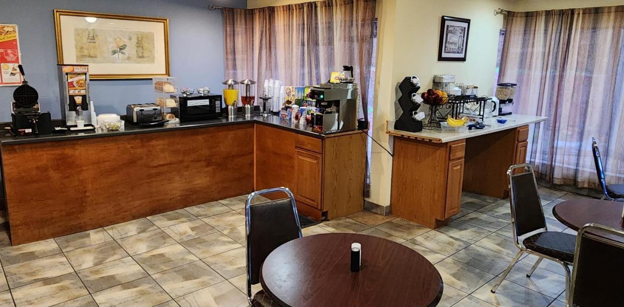 Silver Saddle Motel Маниту-Спрингс Экстерьер фото