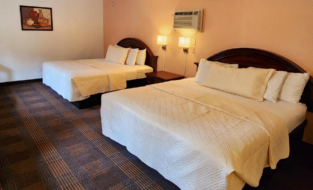 Silver Saddle Motel Маниту-Спрингс Экстерьер фото