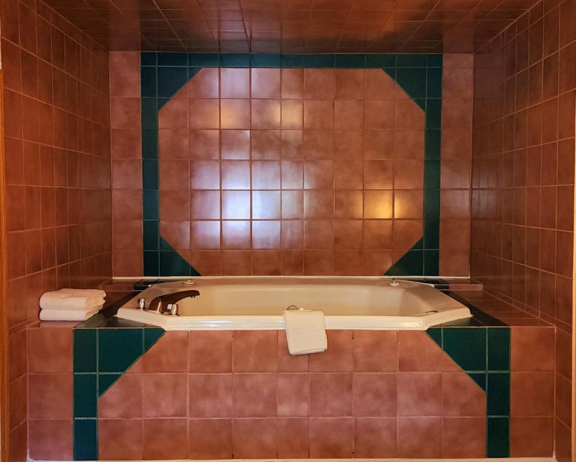 Silver Saddle Motel Маниту-Спрингс Экстерьер фото