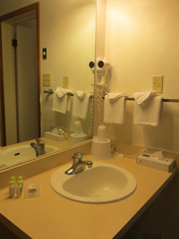 Silver Saddle Motel Маниту-Спрингс Экстерьер фото