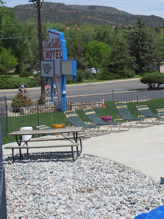 Silver Saddle Motel Маниту-Спрингс Экстерьер фото