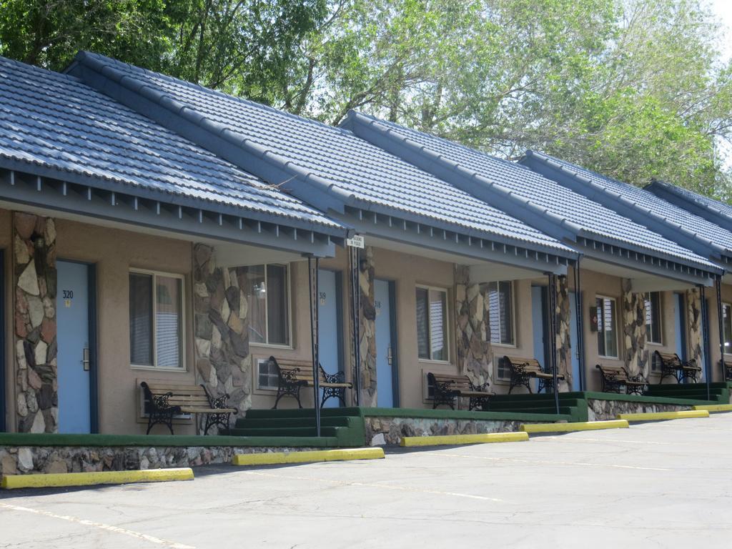 Silver Saddle Motel Маниту-Спрингс Экстерьер фото