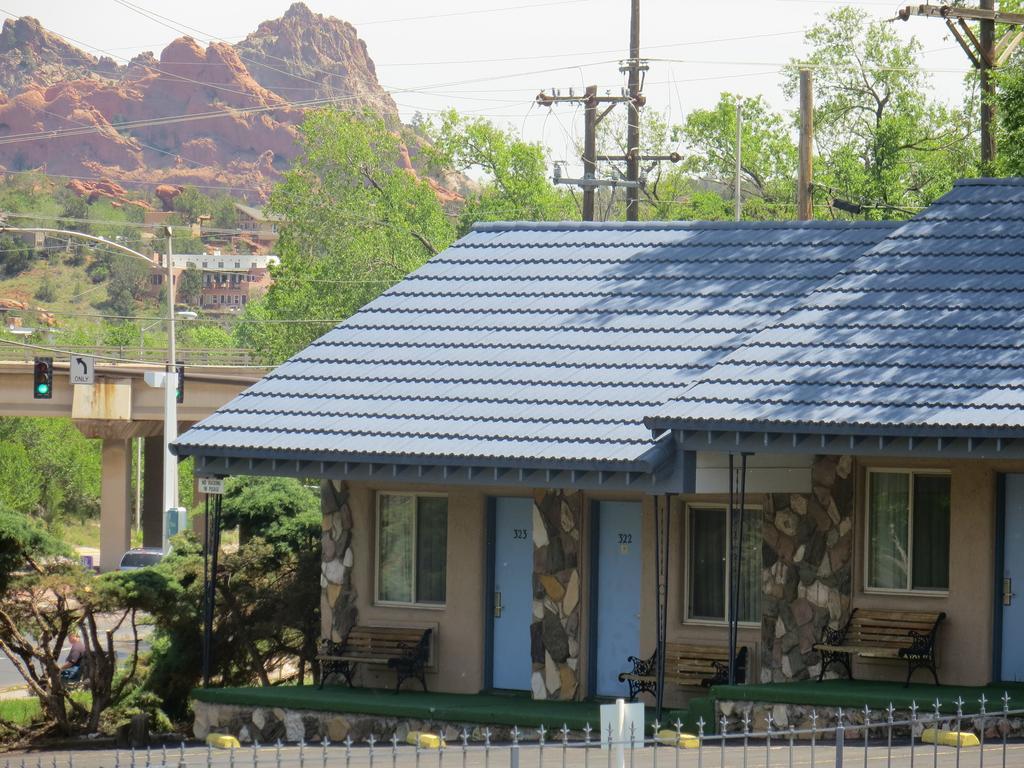 Silver Saddle Motel Маниту-Спрингс Экстерьер фото