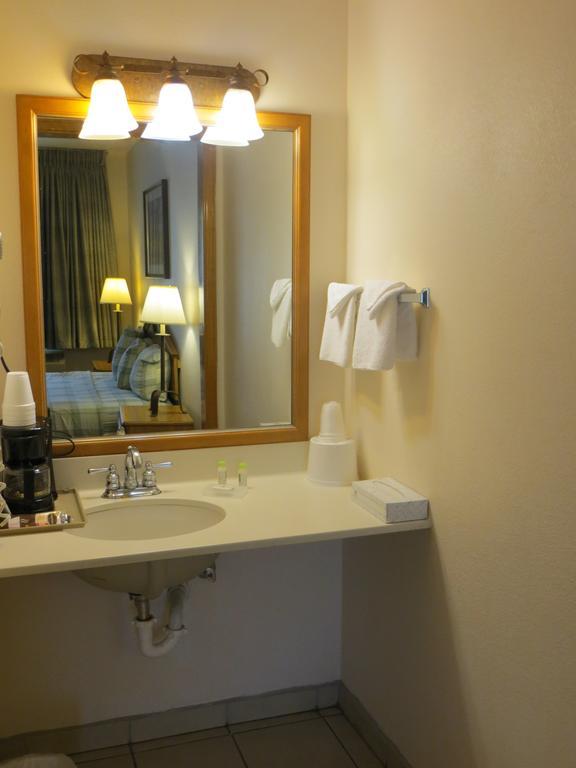 Silver Saddle Motel Маниту-Спрингс Экстерьер фото