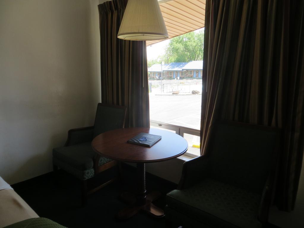 Silver Saddle Motel Маниту-Спрингс Экстерьер фото